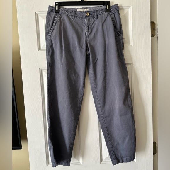 Abercrombie & Fitch Pants - Abercrombie & Fitch casual trousers, low rise relaxed fit 100% cotton, size 2/26